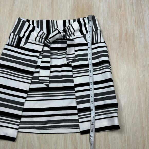 Cabi Grandstand Striped Stretch Knit Pockets Tie Front Skirt Style #5185 Small - Picture 7 of 14